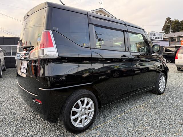 ソリオ Ｇ　４ＷＤ　横滑り防止装置　片側電動スライドドア　ＳＤナビ　フルセグＴＶ　Ｂｌｕｅｔｏｏｔｈオーディオ（8枚目）