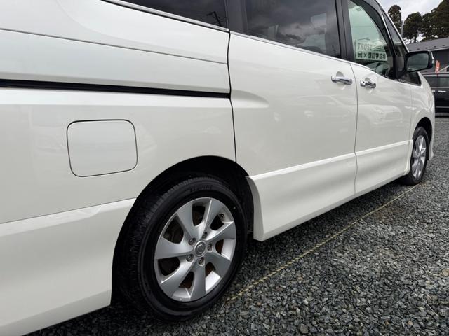 セレナ ハイウェイスター　Ｖセレクション　クルーズコントロール　アイドリングストップ　横滑り防止装置　両側電動スライドドア　ＳＤナビ　フルセグＴＶ　Ｂｌｕｅｔｏｏｔｈオーディオ　バックカメラ　後席モニター　ＥＴＣ　ドライブレコーダー（9枚目）