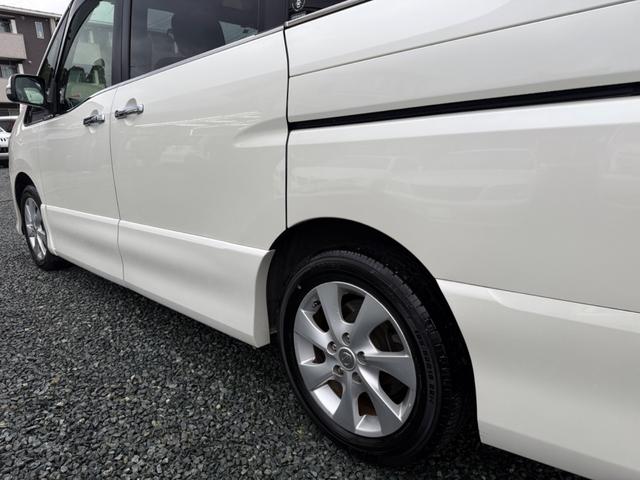 セレナ ハイウェイスター　Ｖセレクション　クルーズコントロール　アイドリングストップ　横滑り防止装置　両側電動スライドドア　ＳＤナビ　フルセグＴＶ　Ｂｌｕｅｔｏｏｔｈオーディオ　バックカメラ　後席モニター　ＥＴＣ　ドライブレコーダー（11枚目）