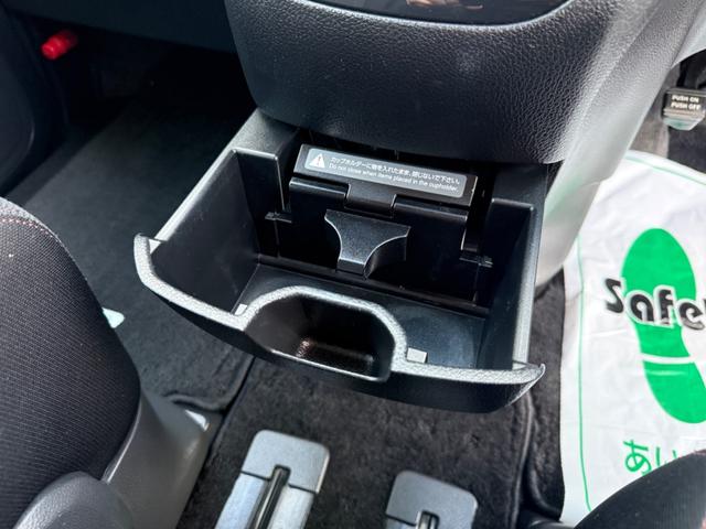 セレナ ハイウェイスター　Ｖセレクション　クルーズコントロール　アイドリングストップ　横滑り防止装置　両側電動スライドドア　ＳＤナビ　フルセグＴＶ　Ｂｌｕｅｔｏｏｔｈオーディオ　バックカメラ　後席モニター　ＥＴＣ　ドライブレコーダー（38枚目）