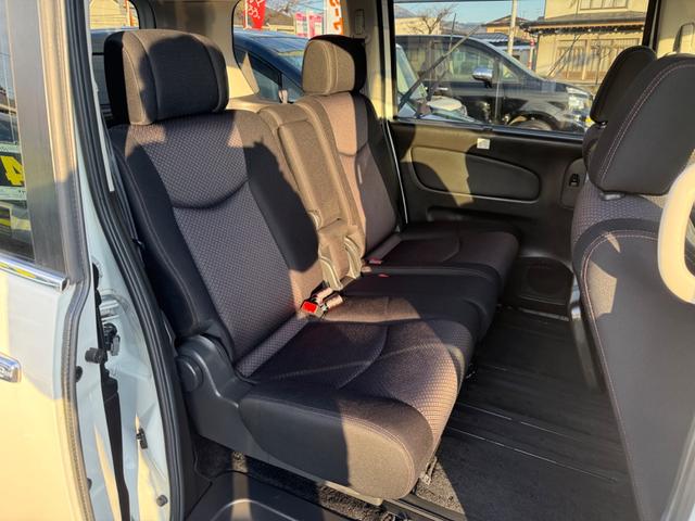 セレナ ハイウェイスター　Ｖセレクション　クルーズコントロール　アイドリングストップ　横滑り防止装置　両側電動スライドドア　ＳＤナビ　フルセグＴＶ　Ｂｌｕｅｔｏｏｔｈオーディオ　バックカメラ　後席モニター　ＥＴＣ　ドライブレコーダー（42枚目）