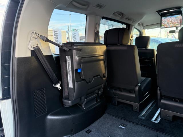 セレナ ハイウェイスター　Ｖセレクション　クルーズコントロール　アイドリングストップ　横滑り防止装置　両側電動スライドドア　ＳＤナビ　フルセグＴＶ　Ｂｌｕｅｔｏｏｔｈオーディオ　バックカメラ　後席モニター　ＥＴＣ　ドライブレコーダー（61枚目）