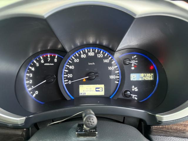 エルグランド ２５０ハイウェイスターアーバンクロム　横滑り防止装置　両側電動スライドドア　ハーフレザーシート　ＨＤＤナビ　フルセグＴＶ　Ｂｌｕｅｔｏｏｔｈオーディオ　バックカメラ　後席モニター　ＥＴＣ（23枚目）