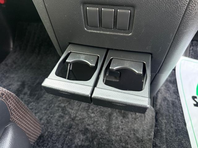 エルグランド ２５０ハイウェイスターアーバンクロム　横滑り防止装置　両側電動スライドドア　ハーフレザーシート　ＨＤＤナビ　フルセグＴＶ　Ｂｌｕｅｔｏｏｔｈオーディオ　バックカメラ　後席モニター　ＥＴＣ（36枚目）