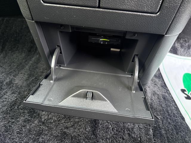 エルグランド ２５０ハイウェイスターアーバンクロム　横滑り防止装置　両側電動スライドドア　ハーフレザーシート　ＨＤＤナビ　フルセグＴＶ　Ｂｌｕｅｔｏｏｔｈオーディオ　バックカメラ　後席モニター　ＥＴＣ（37枚目）