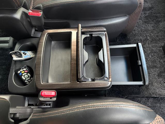 エルグランド ２５０ハイウェイスターアーバンクロム　横滑り防止装置　両側電動スライドドア　ハーフレザーシート　ＨＤＤナビ　フルセグＴＶ　Ｂｌｕｅｔｏｏｔｈオーディオ　バックカメラ　後席モニター　ＥＴＣ（38枚目）