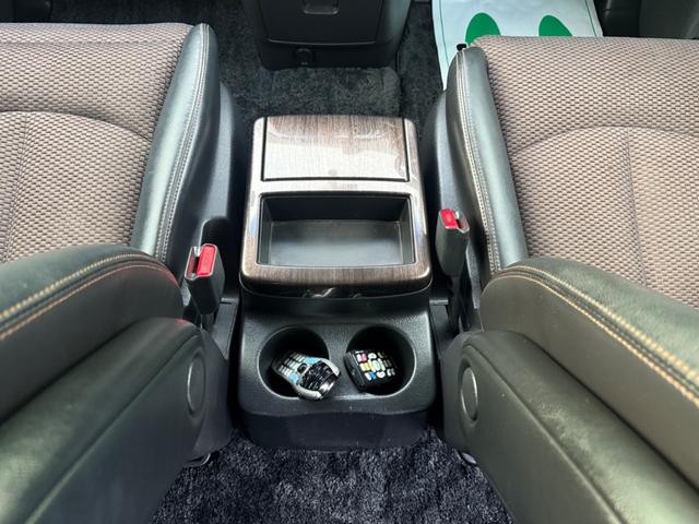 エルグランド ２５０ハイウェイスターアーバンクロム　横滑り防止装置　両側電動スライドドア　ハーフレザーシート　ＨＤＤナビ　フルセグＴＶ　Ｂｌｕｅｔｏｏｔｈオーディオ　バックカメラ　後席モニター　ＥＴＣ（39枚目）