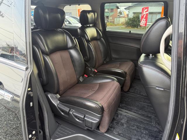 エルグランド ２５０ハイウェイスターアーバンクロム　横滑り防止装置　両側電動スライドドア　ハーフレザーシート　ＨＤＤナビ　フルセグＴＶ　Ｂｌｕｅｔｏｏｔｈオーディオ　バックカメラ　後席モニター　ＥＴＣ（42枚目）
