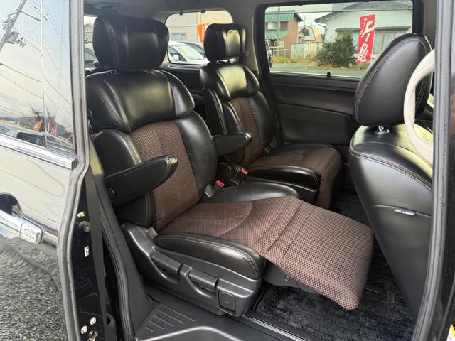 エルグランド ２５０ハイウェイスターアーバンクロム　横滑り防止装置　両側電動スライドドア　ハーフレザーシート　ＨＤＤナビ　フルセグＴＶ　Ｂｌｕｅｔｏｏｔｈオーディオ　バックカメラ　後席モニター　ＥＴＣ（43枚目）