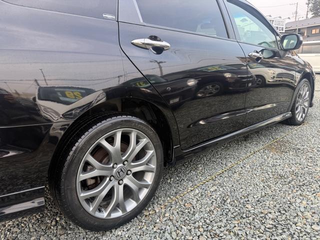 オデッセイ アブソルート　４ＷＤ　車検Ｒ８年５月　クルーズコントロール　横滑り防止装置　パドルシフト　ハーフレザーシート　純正ナビ　フルセグＴＶ　Ｂｌｕｅｔｏｏｔｈオーディオ　バックカメラ　エンジンスターター（8枚目）