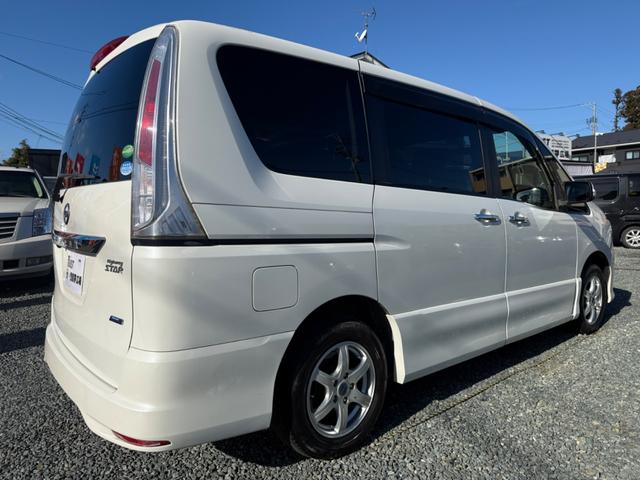 セレナ ハイウェイスター　Ｖセレクション　４ＷＤ　クルーズコントロール　アイドリングストップ　横滑り防止装置　両側電動スライドドア　ＳＤナビ　フルセグＴＶ　Ｂｌｕｅｔｏｏｔｈオーディオ　バックカメラ　ＥＴＣ（6枚目）