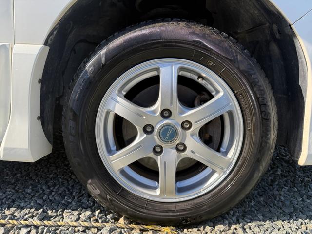 セレナ ハイウェイスター　Ｖセレクション　４ＷＤ　クルーズコントロール　アイドリングストップ　横滑り防止装置　両側電動スライドドア　ＳＤナビ　フルセグＴＶ　Ｂｌｕｅｔｏｏｔｈオーディオ　バックカメラ　ＥＴＣ（14枚目）