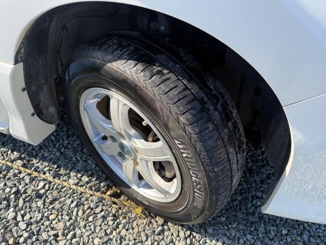 セレナ ハイウェイスター　Ｖセレクション　４ＷＤ　クルーズコントロール　アイドリングストップ　横滑り防止装置　両側電動スライドドア　ＳＤナビ　フルセグＴＶ　Ｂｌｕｅｔｏｏｔｈオーディオ　バックカメラ　ＥＴＣ（15枚目）