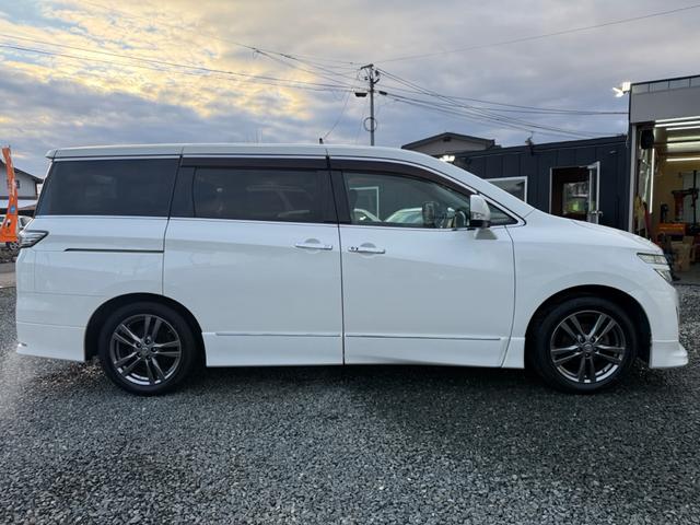 エルグランド ２５０ハイウェイスターアーバンクロム　切替４ＷＤ　横滑り防止装置　両側電動スライドドア　ハーフレザーシート　ＳＤナビ　フルセグＴＶ　Ｂｌｕｅｔｏｏｔｈオーディオ　バックカメラ　後席モニター　ＥＴＣ（6枚目）