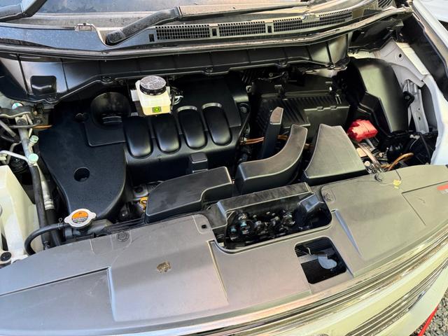 エルグランド ２５０ハイウェイスター　切替４ＷＤ　横滑り防止装置　障害物センサー　全周囲カメラ　両側電動スライドドア　ハーフレザーシート　純正ナビ　フルセグＴＶ　後席モニター　ＥＴＣ（18枚目）