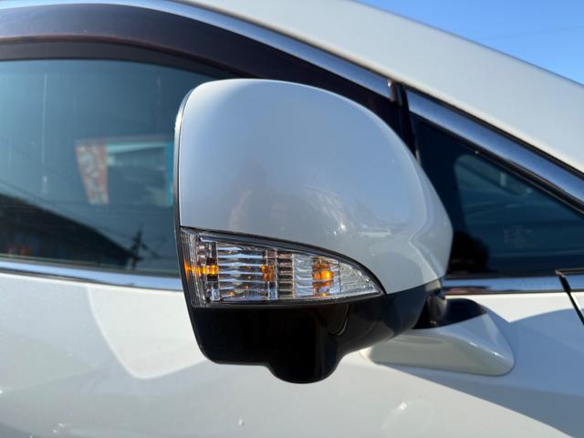 エルグランド ２５０ハイウェイスター　切替４ＷＤ　横滑り防止装置　全周囲カメラ　障害物センサー　インパルＲＳ２０インチホイール　両側電動スライドドア　ハーフレザーシート　純正ナビ　フルセグＴＶ　後席モニター　エンジンスターター　ＥＴＣ（15枚目）