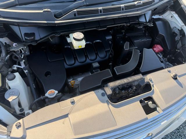 エルグランド ２５０ハイウェイスター　切替４ＷＤ　横滑り防止装置　全周囲カメラ　障害物センサー　インパルＲＳ２０インチホイール　両側電動スライドドア　ハーフレザーシート　純正ナビ　フルセグＴＶ　後席モニター　エンジンスターター　ＥＴＣ（18枚目）