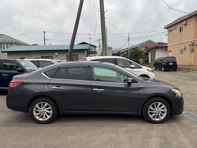 シルフィ １．８Ｇ　ナビ　ＴＶ　バックカメラ　トランクスルー（4枚目）