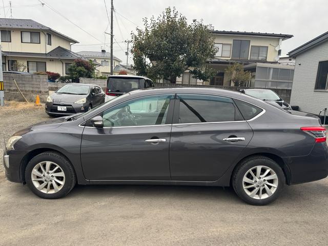 シルフィ １．８Ｇ　ナビ　ＴＶ　バックカメラ　トランクスルー（5枚目）