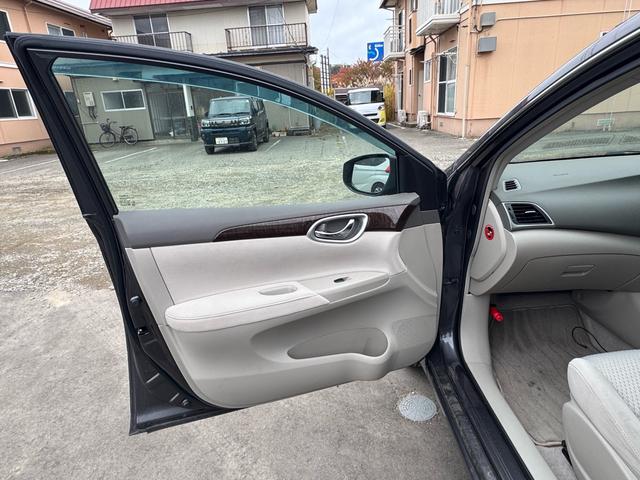 シルフィ １．８Ｇ　ナビ　ＴＶ　バックカメラ　トランクスルー（31枚目）