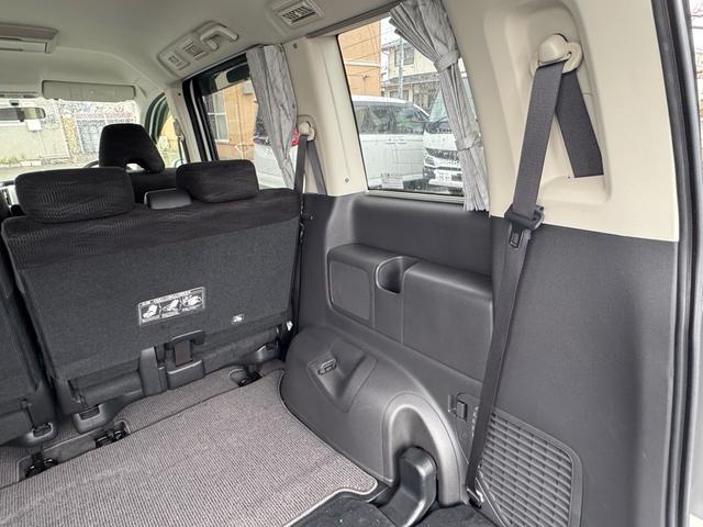 ステップワゴン Ｇ　インターナビ　コンフォートセレクション　２ＷＤ　　両側オートスライドドア　純正ＨＩＤヘッドランプ　純正１０．２インチ後席モニター　純正エンジンスターター（19枚目）