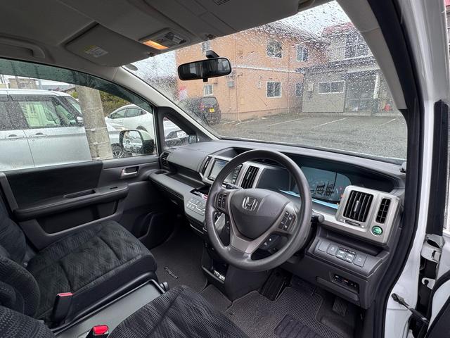 ステップワゴン Ｇ　インターナビ　コンフォートセレクション　２ＷＤ　　両側オートスライドドア　純正ＨＩＤヘッドランプ　純正１０．２インチ後席モニター　純正エンジンスターター（35枚目）