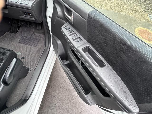 ステップワゴン Ｇ　インターナビ　コンフォートセレクション　２ＷＤ　　両側オートスライドドア　純正ＨＩＤヘッドランプ　純正１０．２インチ後席モニター　純正エンジンスターター（37枚目）