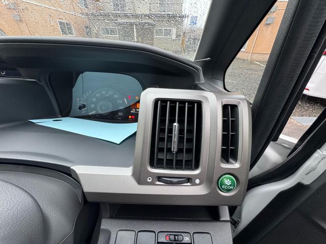 ステップワゴン Ｇ　インターナビ　コンフォートセレクション　２ＷＤ　　両側オートスライドドア　純正ＨＩＤヘッドランプ　純正１０．２インチ後席モニター　純正エンジンスターター（78枚目）