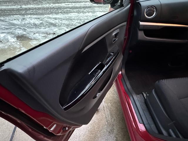 ワゴンＲスティングレー スティングレーＸ　４ＷＤ　ＣＶＴ　寒冷地仕様　スマートフォン連携ナビＴＶ　　純正１４インチアルミホイール（34枚目）