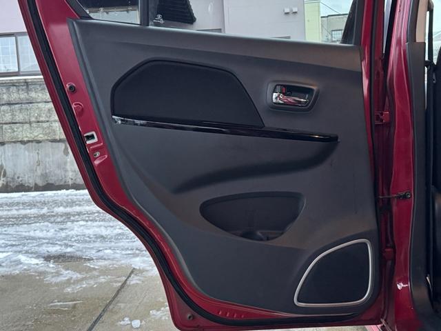 ワゴンＲスティングレー スティングレーＸ　４ＷＤ　ＣＶＴ　寒冷地仕様　スマートフォン連携ナビＴＶ　　純正１４インチアルミホイール（35枚目）