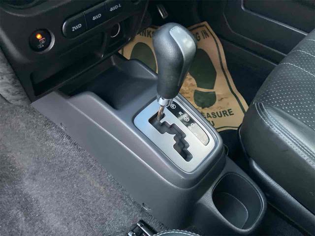 ジムニー ランドベンチャー　４ＷＤ　ＥＴＣ　キーレスエントリー　シートヒーター　ＡＴ　ＡＢＳ　ＣＤ　ＵＳＢ　ルーフレール　アルミホイール　衝突安全ボディ　エアコン　パワーウィンドウ（6枚目）