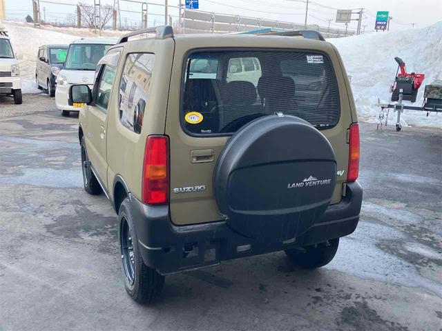 ジムニー ランドベンチャー　４ＷＤ　ＥＴＣ　キーレスエントリー　シートヒーター　ＡＴ　ＡＢＳ　ＣＤ　ＵＳＢ　ルーフレール　アルミホイール　衝突安全ボディ　エアコン　パワーウィンドウ（17枚目）