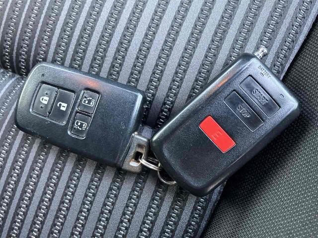 ヴォクシー ＺＳ　煌ＩＩ　４ＷＤ　ＥＴＣ　バックカメラ　ＴＶ　クリアランスソナー　オートクルーズコントロール　レーンアシスト　衝突被害軽減システム　両側電動スライドドア　オートマチックハイビーム　オートライト（11枚目）