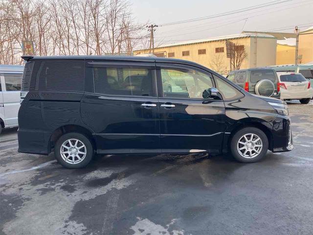 ヴォクシー ＺＳ　煌ＩＩ　４ＷＤ　ＥＴＣ　バックカメラ　ＴＶ　クリアランスソナー　オートクルーズコントロール　レーンアシスト　衝突被害軽減システム　両側電動スライドドア　オートマチックハイビーム　オートライト（15枚目）
