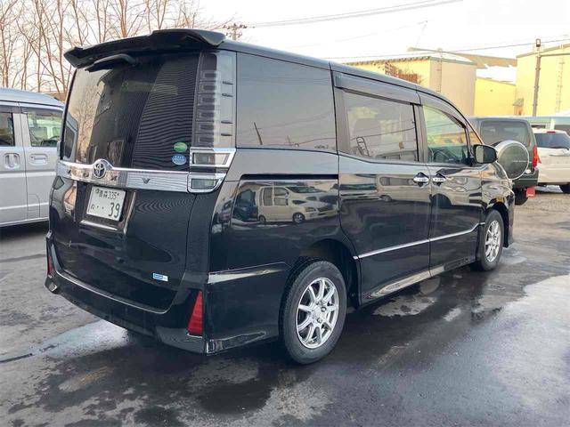 ヴォクシー ＺＳ　煌ＩＩ　４ＷＤ　ＥＴＣ　バックカメラ　ＴＶ　クリアランスソナー　オートクルーズコントロール　レーンアシスト　衝突被害軽減システム　両側電動スライドドア　オートマチックハイビーム　オートライト（16枚目）