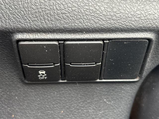 シエンタ Ｘ　４ＷＤ　ドライブレコーダー　バックカメラ　ナビ　ＴＶ　両側スライド・片側電動　キーレスエントリー　３列シート　ＣＶＴ　ＣＤ　ミュージックプレイヤー接続可　Ｂｌｕｅｔｏｏｔｈ　衝突安全ボディ　ＡＢＳ（10枚目）