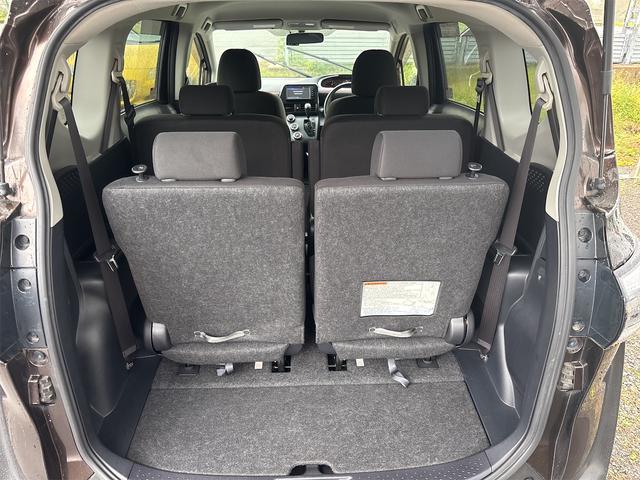 シエンタ Ｘ　４ＷＤ　ドライブレコーダー　バックカメラ　ナビ　ＴＶ　両側スライド・片側電動　キーレスエントリー　３列シート　ＣＶＴ　ＣＤ　ミュージックプレイヤー接続可　Ｂｌｕｅｔｏｏｔｈ　衝突安全ボディ　ＡＢＳ（18枚目）