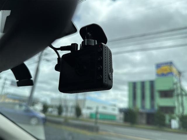 インプレッサスポーツ ２．０ｉアイサイト　ＰＣＳ　フルタイム４ＷＤ　ＡＡＣ　ＶＳＡ　パワーウィンドウ　ＡＢＳ　ナビＴＶ　ＥＴＣ車載器　エアバック　ワンセグ　ＰＳ　Ｗエアバッグ　アイスト　キーフリーシステム　クルコン付き　セキュリティ（11枚目）