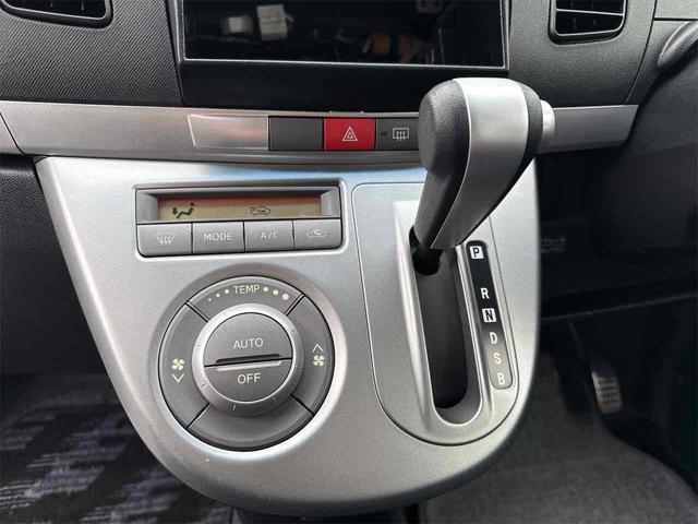 ムーヴ カスタム　Ｘ　４ＷＤ　ＨＩＤ　スマートキー　電動格納ミラー　ベンチシート　ＣＶＴ　盗難防止システム　ＡＢＳ　ミュージックプレイヤー接続可　アルミホイール　衝突安全ボディ　エアコン　パワーステアリング（13枚目）