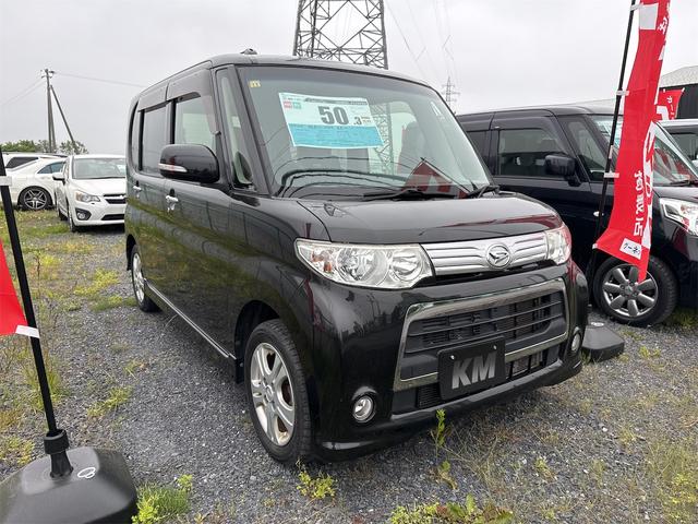 タント カスタムＸ　４ＷＤ　電動スライドドア　ＨＩＤ　スマートキー　アイドリングストップ　電動格納ミラー　ベンチシート　ＣＶＴ　盗難防止システム　ＡＢＳ　ＣＤ　ＵＳＢ　アルミホイール　衝突安全ボディ　エアコン（3枚目）