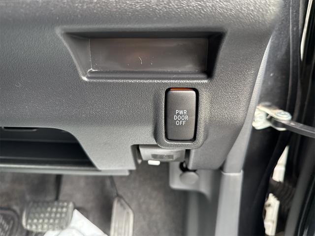 タント カスタムＸ　４ＷＤ　電動スライドドア　ＨＩＤ　スマートキー　アイドリングストップ　電動格納ミラー　ベンチシート　ＣＶＴ　盗難防止システム　ＡＢＳ　ＣＤ　ＵＳＢ　アルミホイール　衝突安全ボディ　エアコン（7枚目）