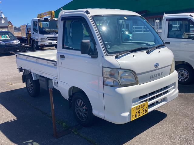 ハイゼットトラック 農用スペシャル　４ＷＤ　５速マニュアル　エアコン　パワステ　作業灯　積載量３５０ｋｇ　軽トラック　ラジオ　三方開　取扱説明書　社外１２インチアルミ（3枚目）