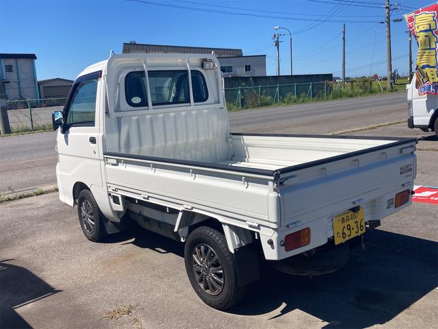 ハイゼットトラック 農用スペシャル　４ＷＤ　５速マニュアル　エアコン　パワステ　作業灯　積載量３５０ｋｇ　軽トラック　ラジオ　三方開　取扱説明書　社外１２インチアルミ（8枚目）