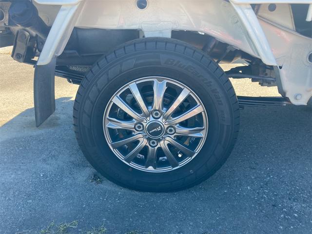 ハイゼットトラック 農用スペシャル　４ＷＤ　５速マニュアル　エアコン　パワステ　作業灯　積載量３５０ｋｇ　軽トラック　ラジオ　三方開　取扱説明書　社外１２インチアルミ（12枚目）