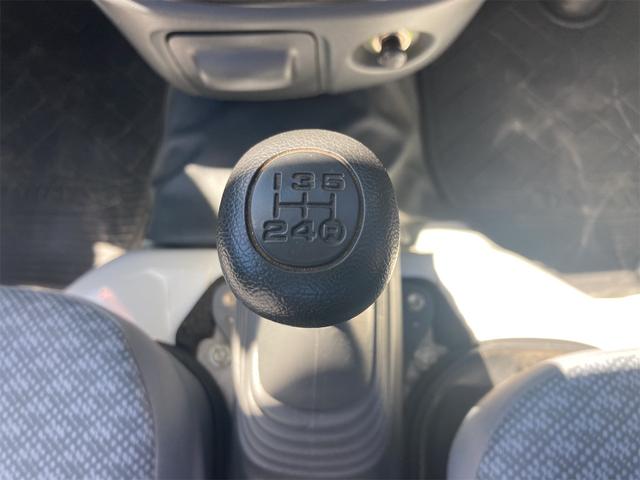 ハイゼットトラック 農用スペシャル　４ＷＤ　５速マニュアル　エアコン　パワステ　作業灯　積載量３５０ｋｇ　軽トラック　ラジオ　三方開　取扱説明書　社外１２インチアルミ（29枚目）