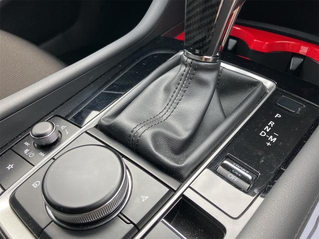 ＭＡＺＤＡ３ファストバック １５Ｓツーリング　４ＷＤ　ＥＴＣ　バックカメラ　クリアランスソナー　オートクルーズコントロール　レーンアシスト　衝突被害軽減システム　アルミホイール　オートマチックハイビーム　オートライト　ＬＥＤヘッドランプ（7枚目）