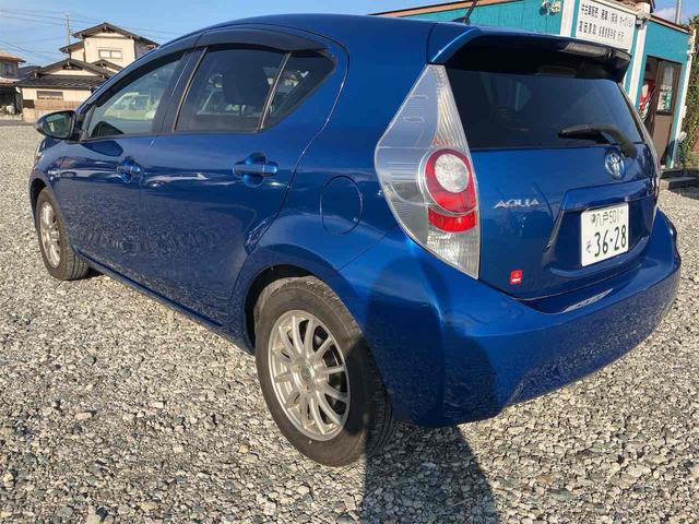 アクア Ｇブラックソフトレザーセレクション　バックカメラ　アルミホイール　スマートキー　電動格納ミラー　ＣＶＴ　盗難防止システム　衝突安全ボディ　ＡＢＳ　ＥＳＣ　エアコン　パワーステアリング　パワーウィンドウ（15枚目）