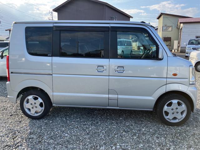 エブリイワゴン ＪＰ　４ＷＤ　両側スライドドア　電動格納ミラー　シートヒーター　ＭＴ　盗難防止システム　ＡＢＳ　ＣＤ　アルミホイール　衝突安全ボディ　エアコン　パワーステアリング　パワーウィンドウ　運転席エアバッグ（14枚目）