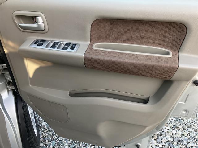 エブリイワゴン ＪＰ　４ＷＤ　両側スライドドア　電動格納ミラー　シートヒーター　ＭＴ　盗難防止システム　ＡＢＳ　ＣＤ　アルミホイール　衝突安全ボディ　エアコン　パワーステアリング　パワーウィンドウ　運転席エアバッグ（28枚目）