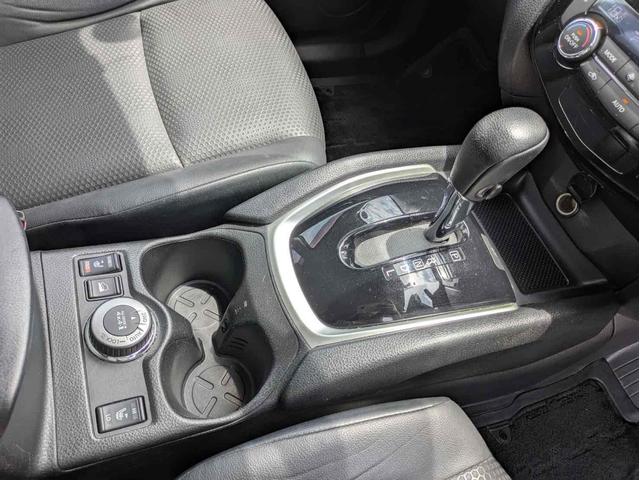 エクストレイル ２０Ｘ　４ＷＤ　アルミホイール　スマートキー　アイドリングストップ　電動格納ミラー　シートヒーター　ＣＶＴ　盗難防止システム　衝突安全ボディ　ＡＢＳ　ＥＳＣ　エアコン　パワーステアリング　パワーウィンドウ（6枚目）